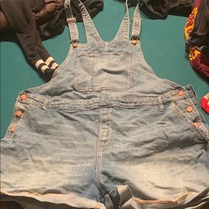 Denim overalls !